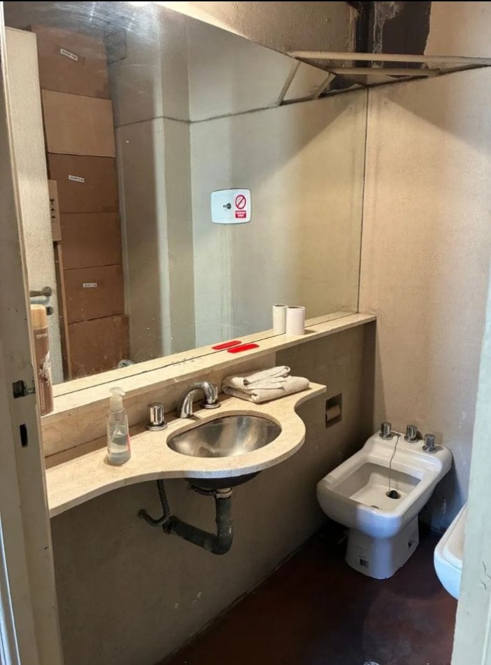 Se vende un departamento monoambiente luminoso - Recoleta