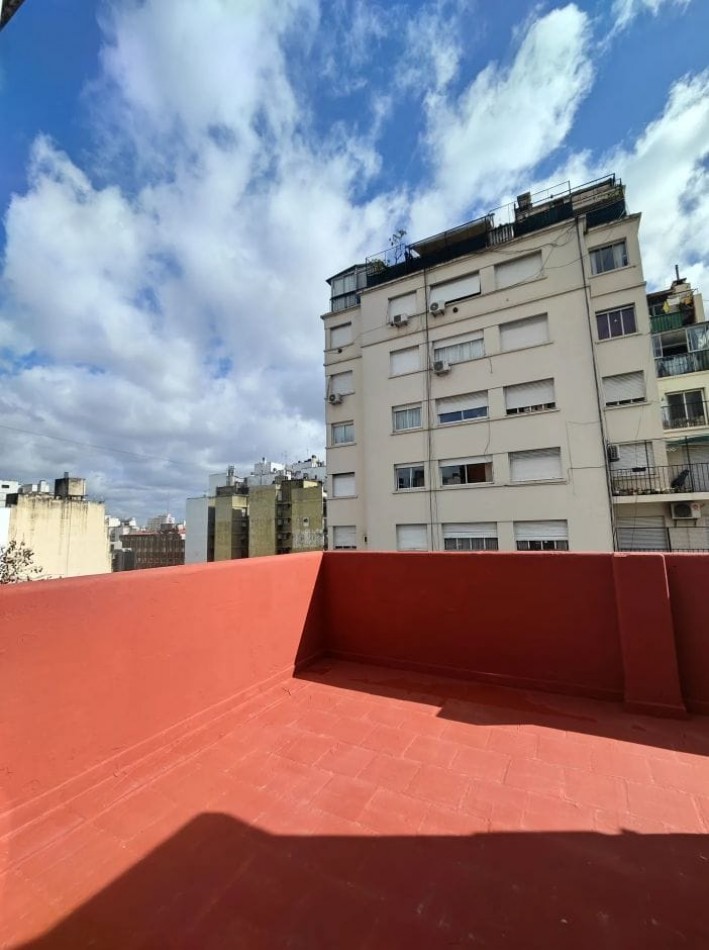 Se vende un departarmento de 3 ambientes, luminoso con balcon aterrazado APTO CREDITO - Congreso