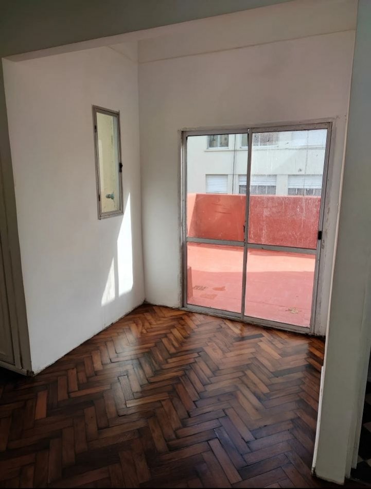 Se vende un departarmento de 3 ambientes, luminoso con balcon aterrazado APTO CREDITO - Congreso