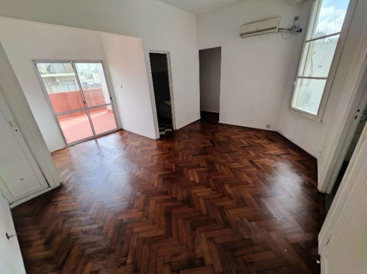 Se vende un departarmento de 3 ambientes, luminoso con balcon aterrazado APTO CREDITO - Congreso