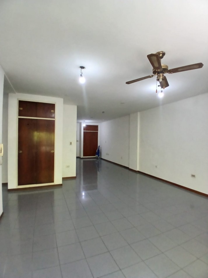 Oportunidad! Se vende un departamento de 2 ambientes al frente - Almagro