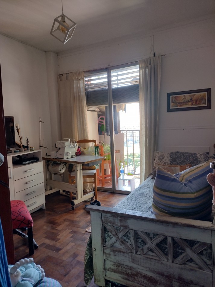 Se alquila un agradable departamento de 2 ambientes con balcon - Parque Patricios 