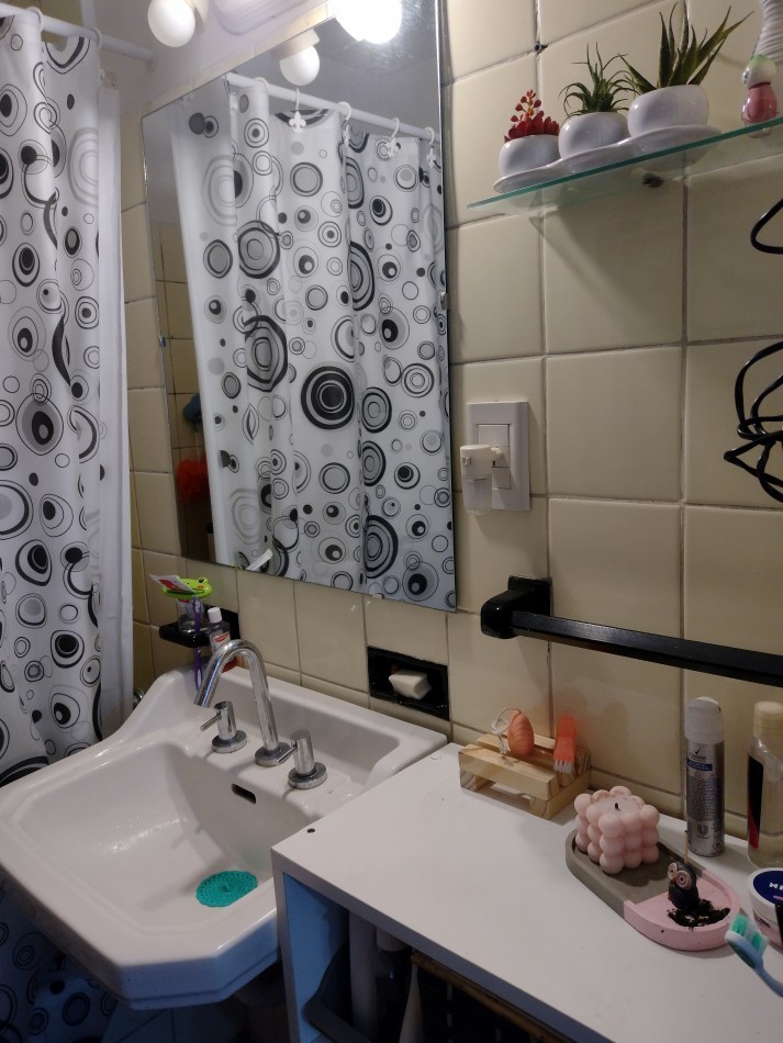 Se alquila un agradable departamento de 2 ambientes con balcon - Parque Patricios 