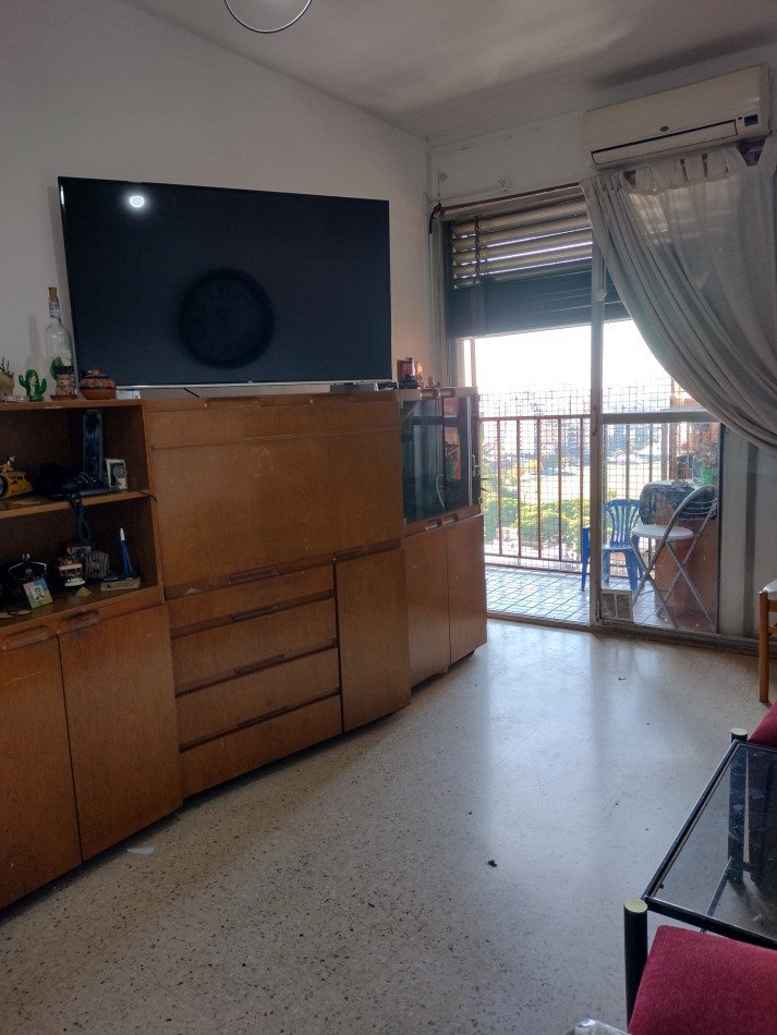 Se alquila un agradable departamento de 2 ambientes con balcon - Parque Patricios 