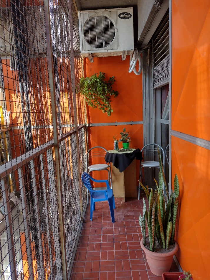 Se alquila un agradable departamento de 2 ambientes con balcon - Parque Patricios 