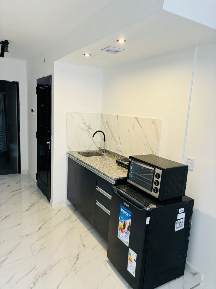 Se alquila un departamento amoblado de 2 ambientes con balcon