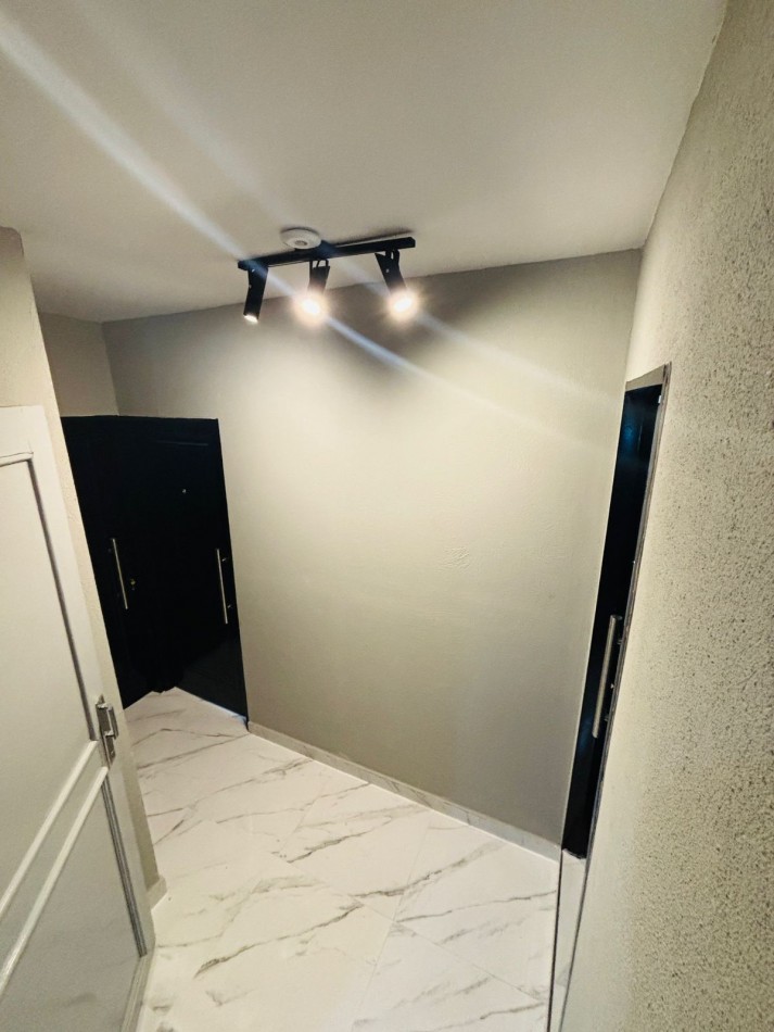 Se alquila un departamento amoblado de 2 ambientes con balcon