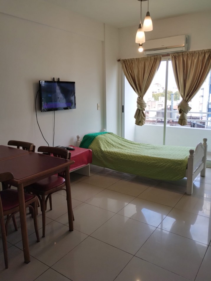 Se alquila un departamento monoambiente amoblado
