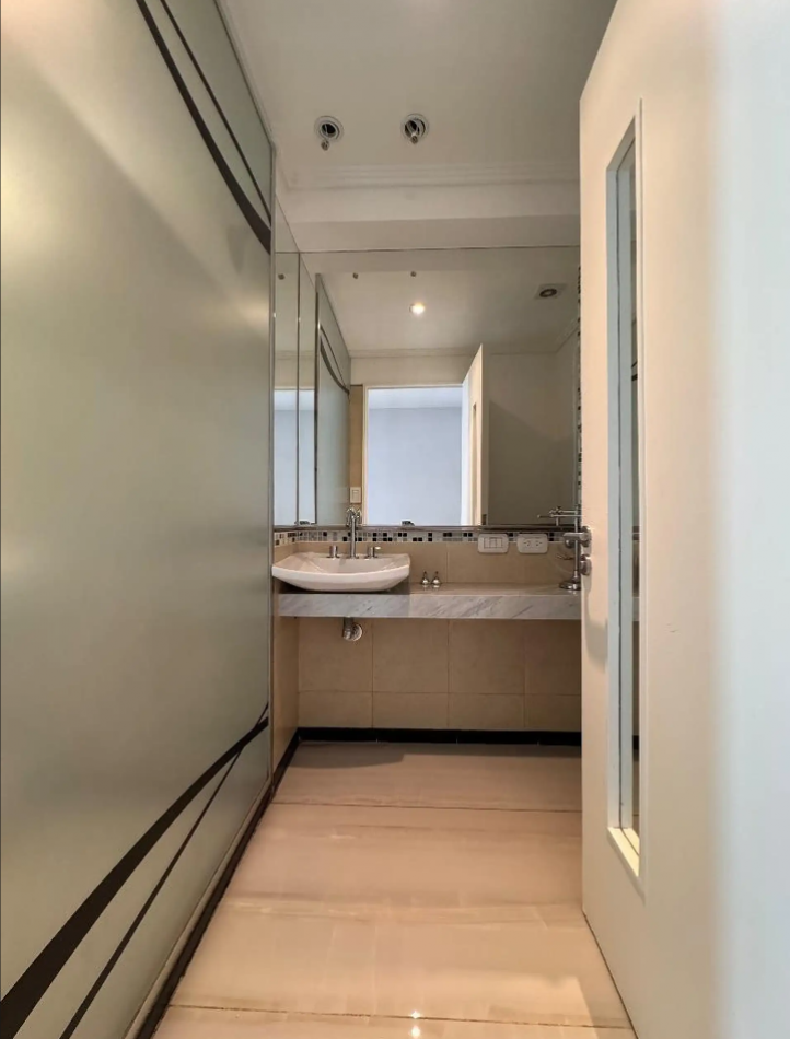 Se vende un 2 ambientes con cochera edificio con amenities