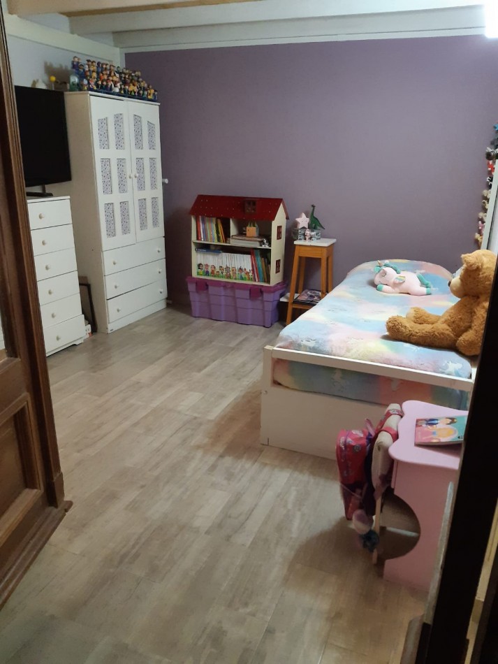 Se vende un departamento de 3 ambientes en PH. 