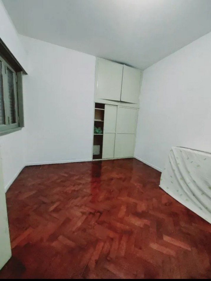 Se vende un departamento en PH de 3 ambientes - San Cristobal