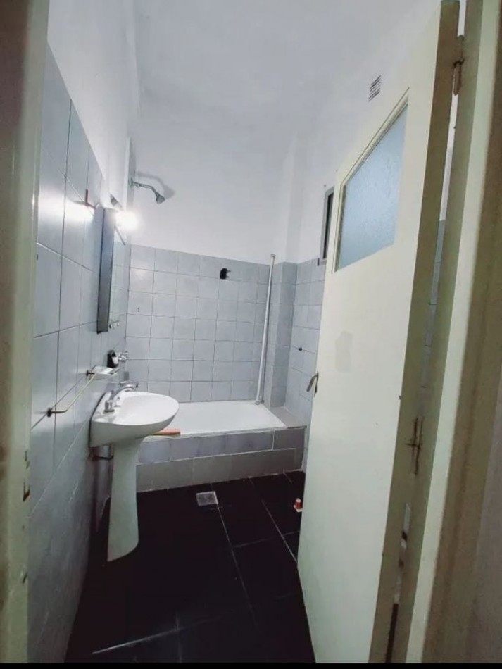 Se vende un departamento en PH de 3 ambientes - San Cristobal