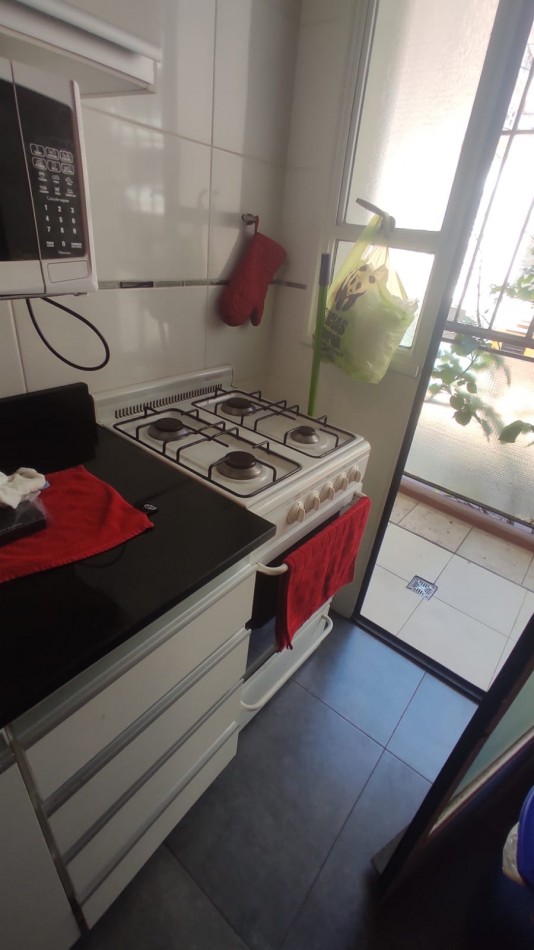 Se alquila un departamento de 2 ambientes amoblado