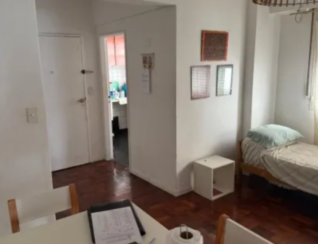 Se vende un departamento de 3 ambientes al frente - Balvanera