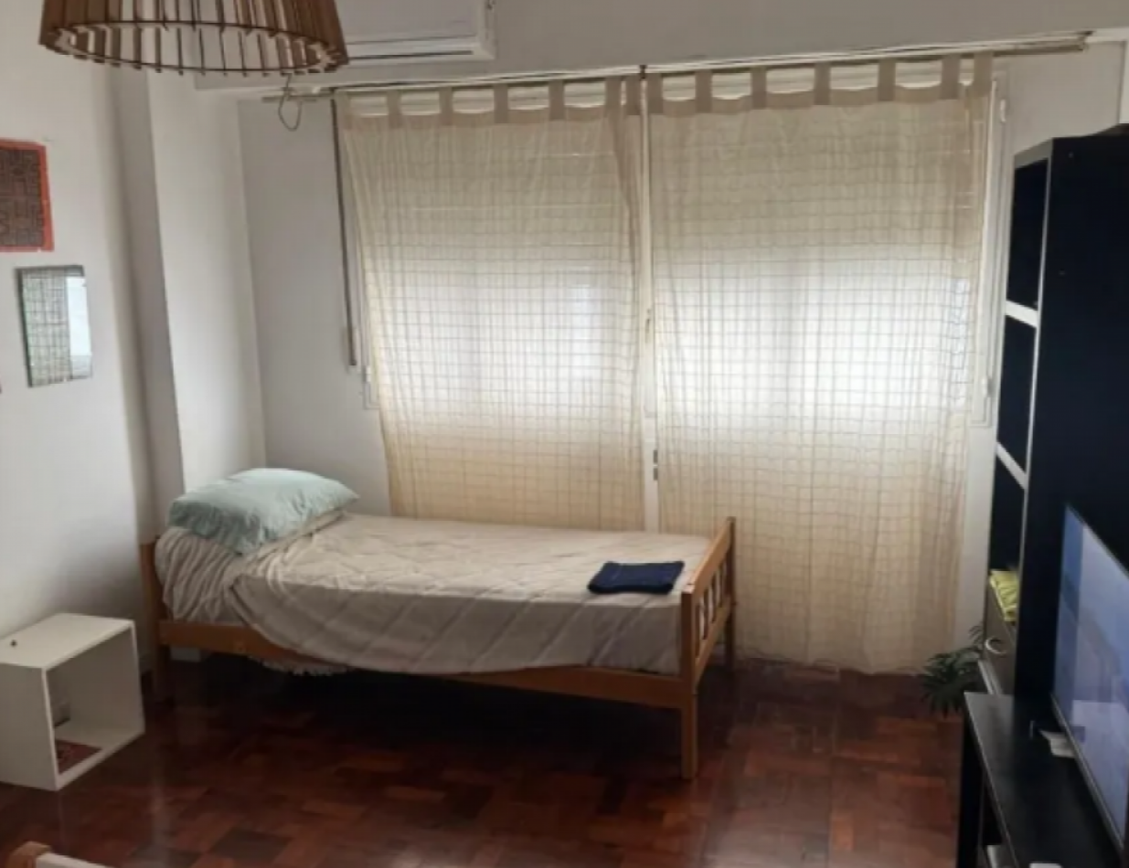 Se vende un departamento de 3 ambientes al frente - Balvanera