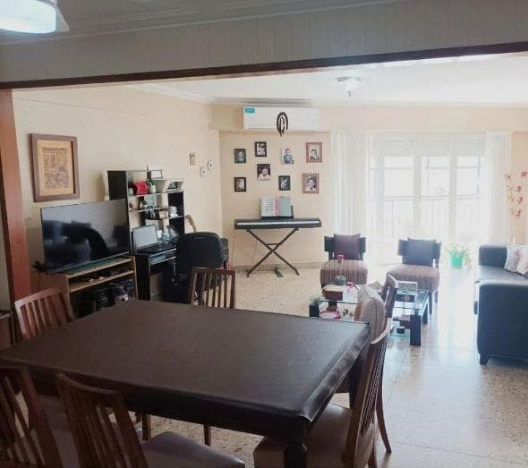 Se vende un hermoso departamento semipiso al frente, muy luminoso - Villa Devoto