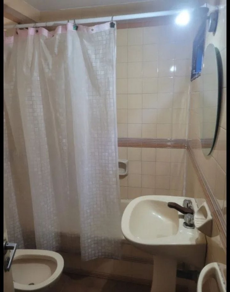 Se vende un departamento amplio con divisor - Balvanera