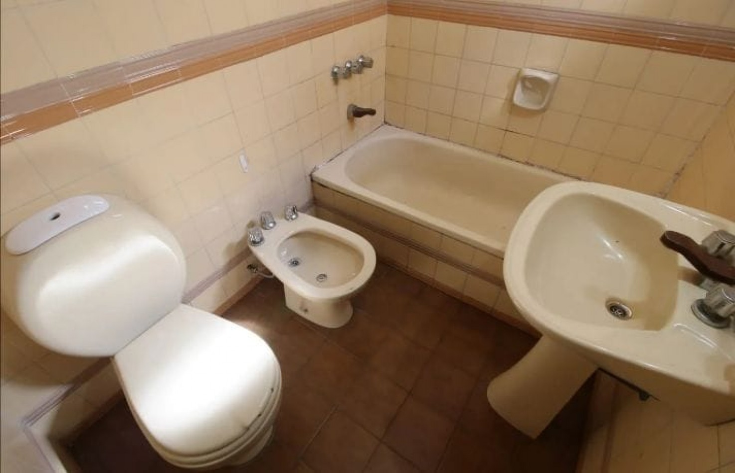 Se vende un departamento amplio con divisor - Balvanera