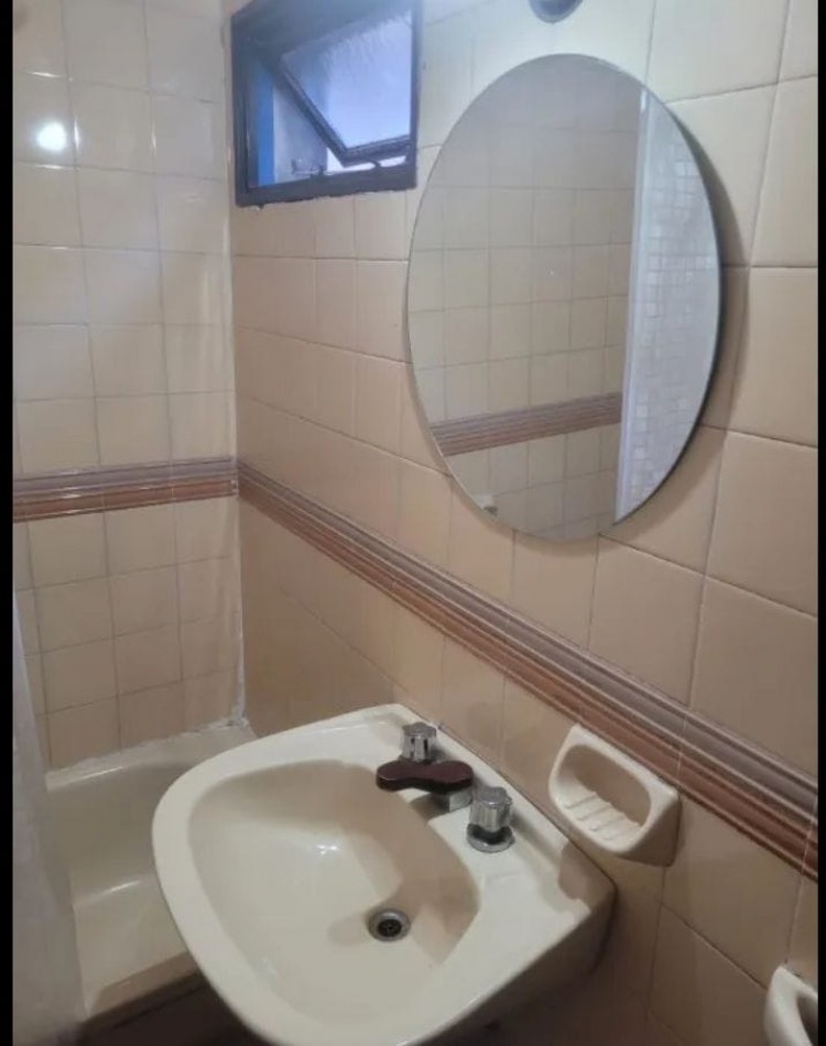 Se vende un departamento amplio con divisor - Balvanera