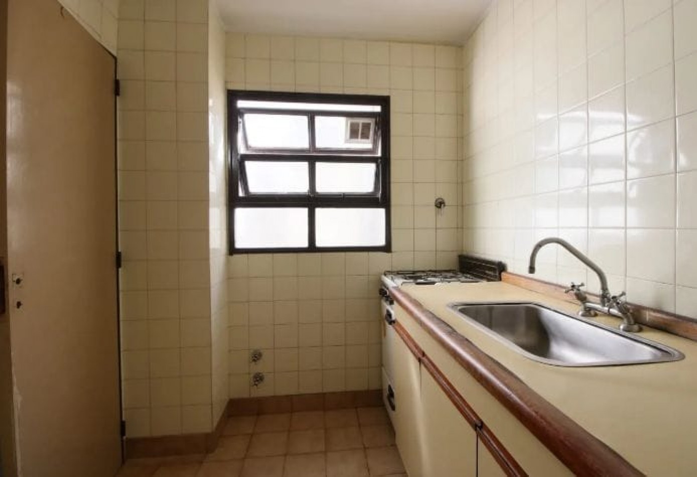 Se vende un departamento amplio con divisor - Balvanera