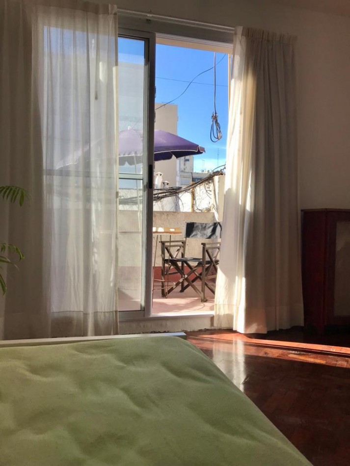 Se vende un departamento monoambiente con terraza propia - Almagro