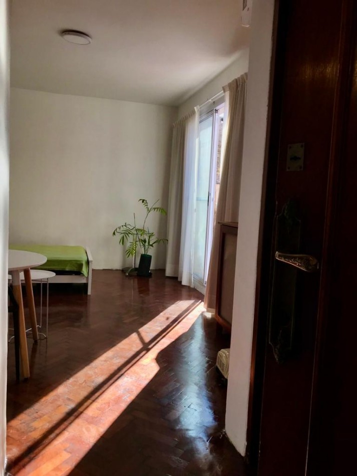 Se vende un departamento monoambiente con terraza propia - Almagro