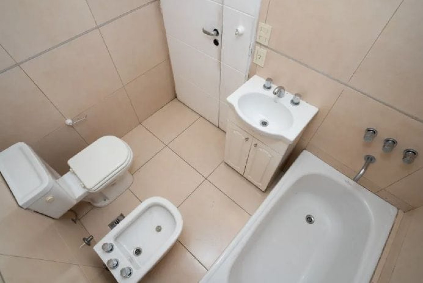 Se vende un hermoso monoambiente con balcon