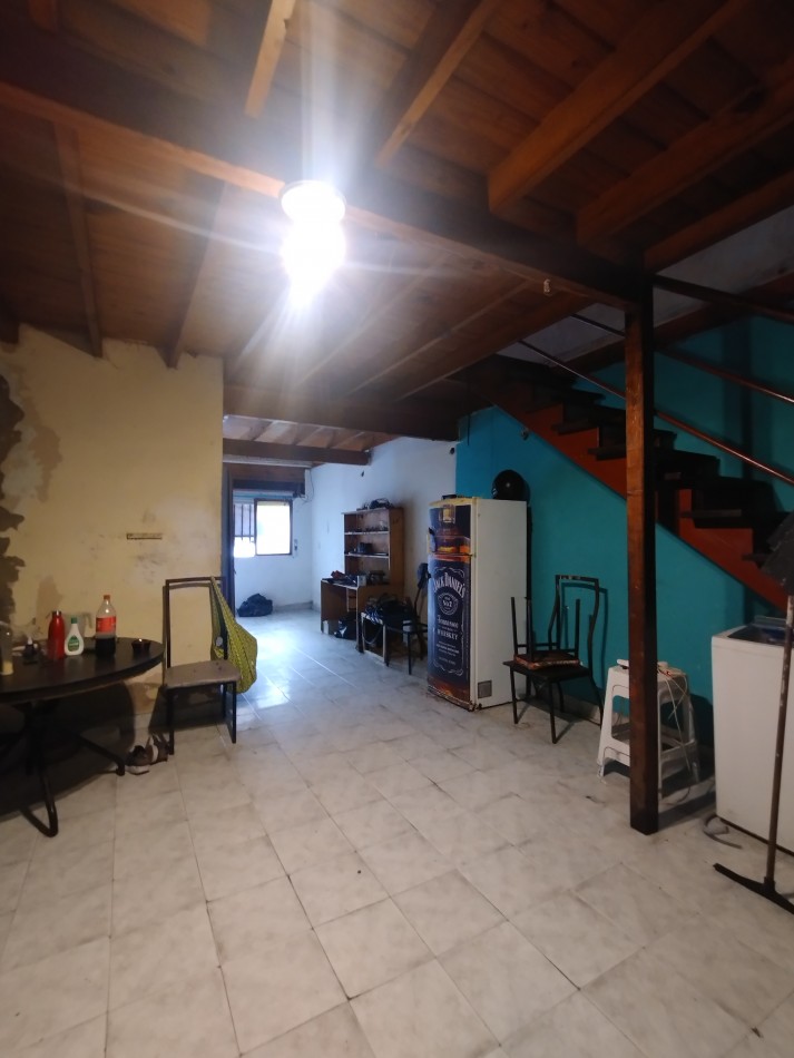 Se vende un departamento de 3 ambientes en PH a refaccionar