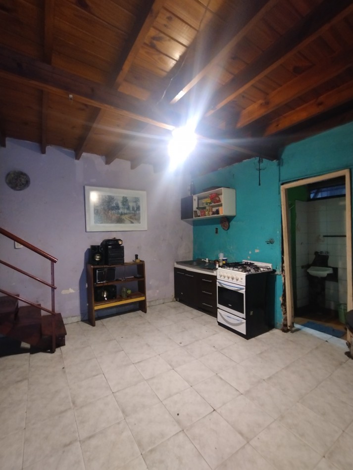 Se vende un departamento de 3 ambientes en PH a refaccionar