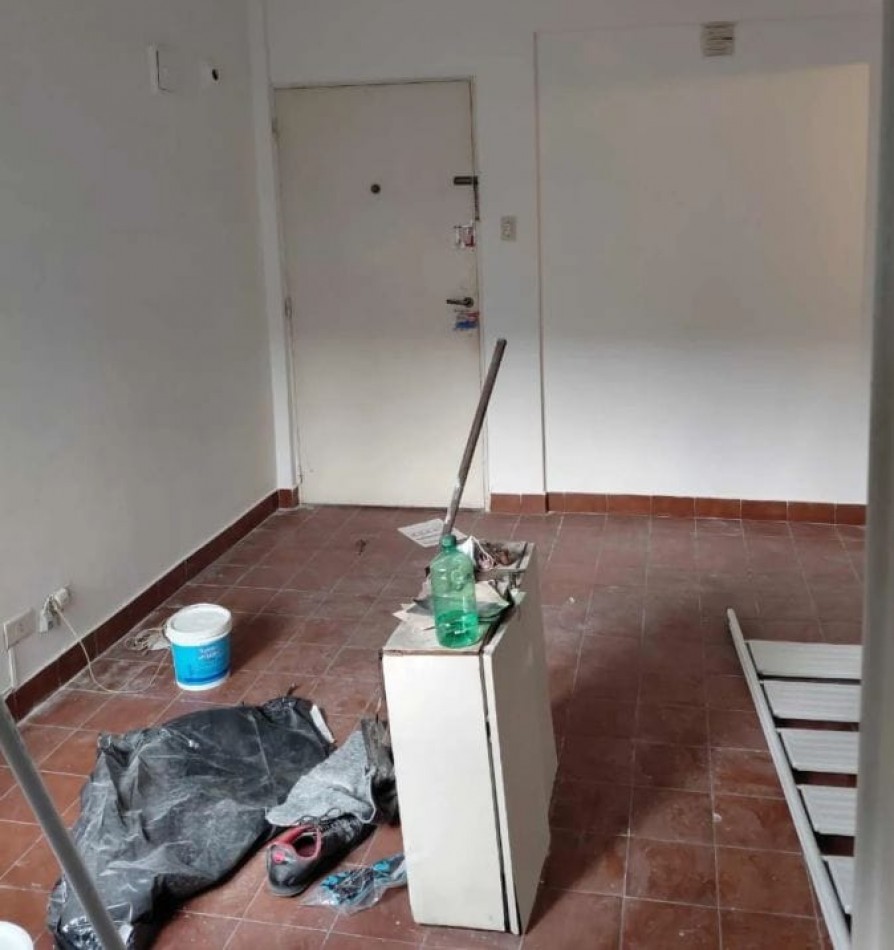 Oportunidad, se vende un departamento de 2 ambientes luminoso - Pompeya