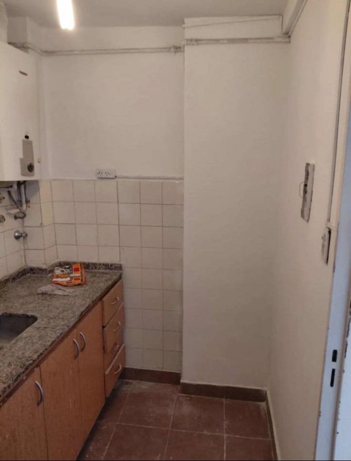 Oportunidad, se vende un departamento de 2 ambientes luminoso - Pompeya