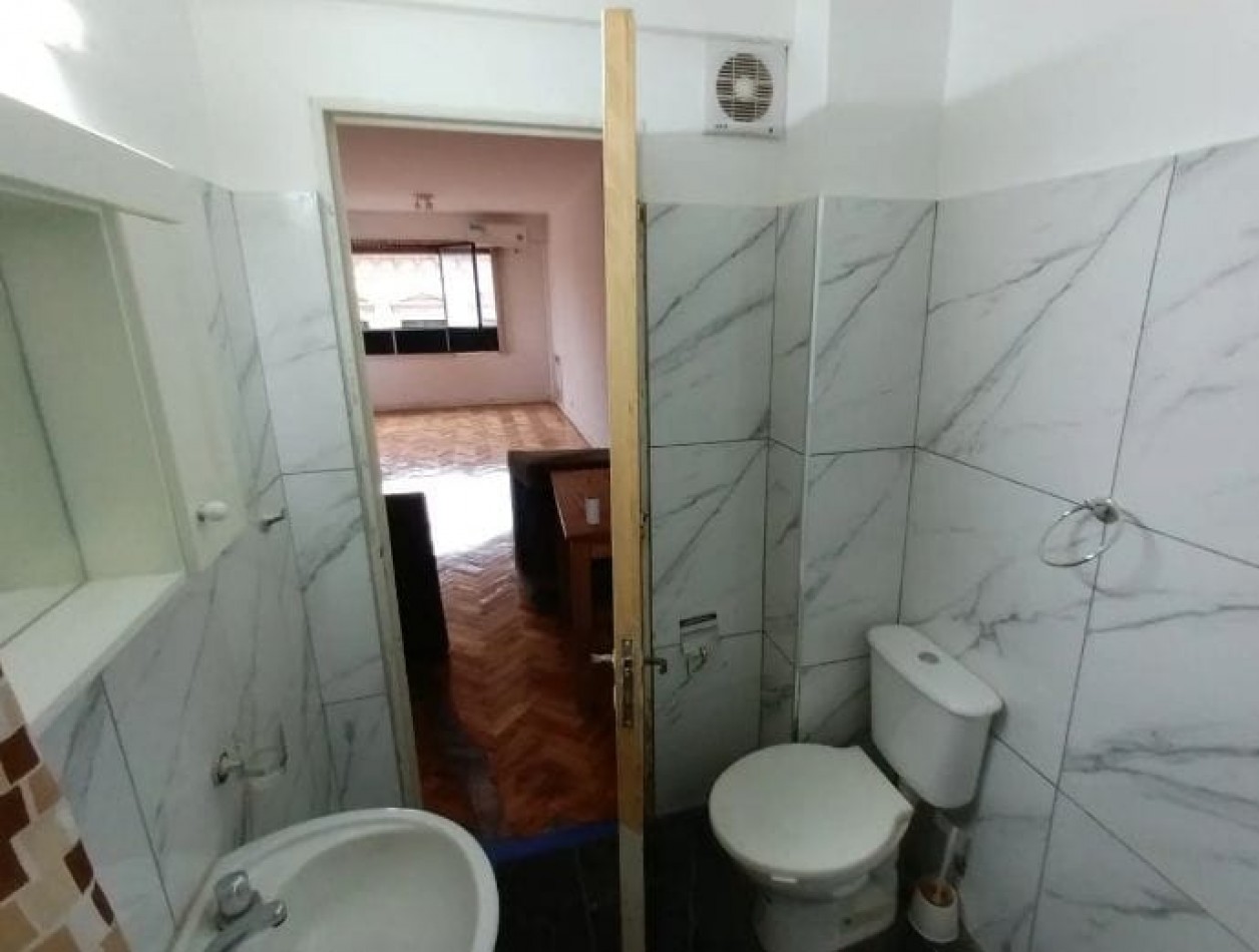 Se vende un departamento monoambiente luminoso - Congreso