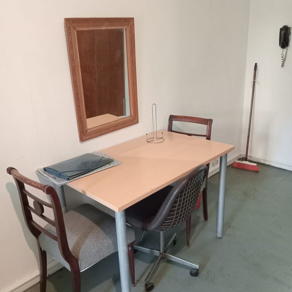 Se vende un amplio monoambiente luminoso - Recoleta