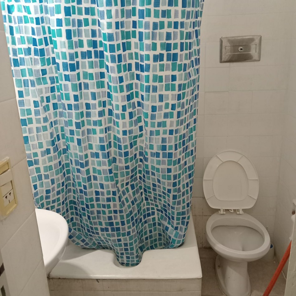 Se vende un amplio monoambiente luminoso - Recoleta