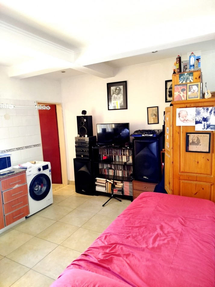 Se alquila un departamento monoambiente luminoso