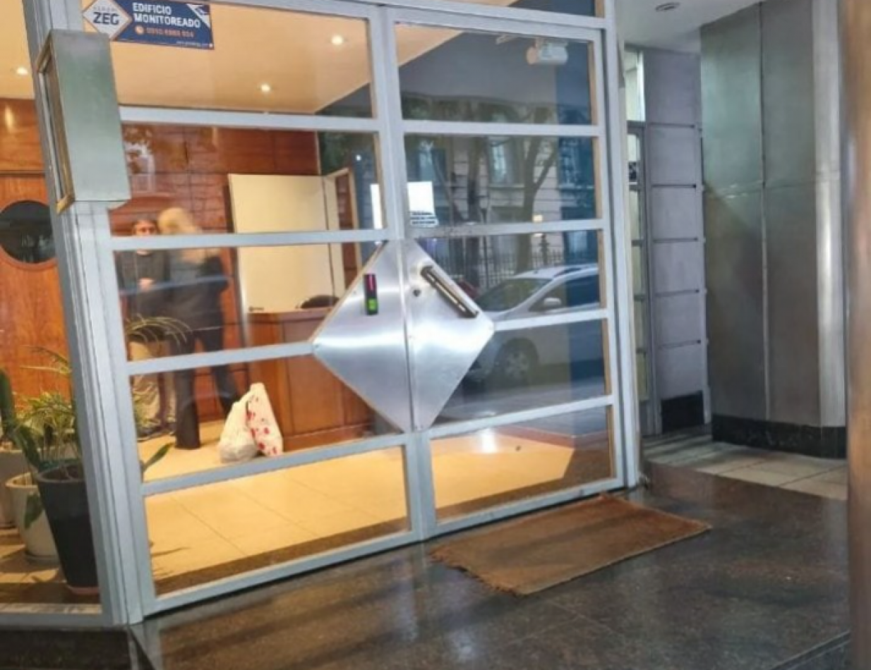 Se vende un departamento monoambiente con cochera - Recoleta