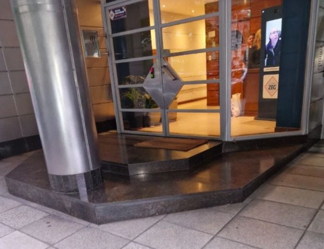 Se vende un departamento monoambiente con cochera - Recoleta