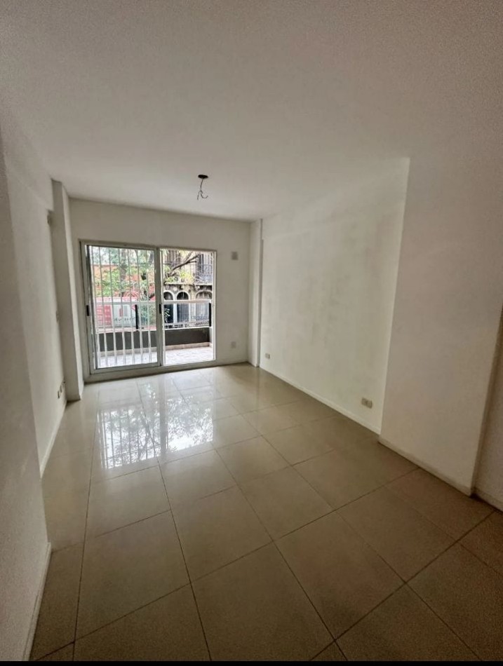 Se vende un espectacular departamento, de 2 ambientes amplio con balcon - Almagro