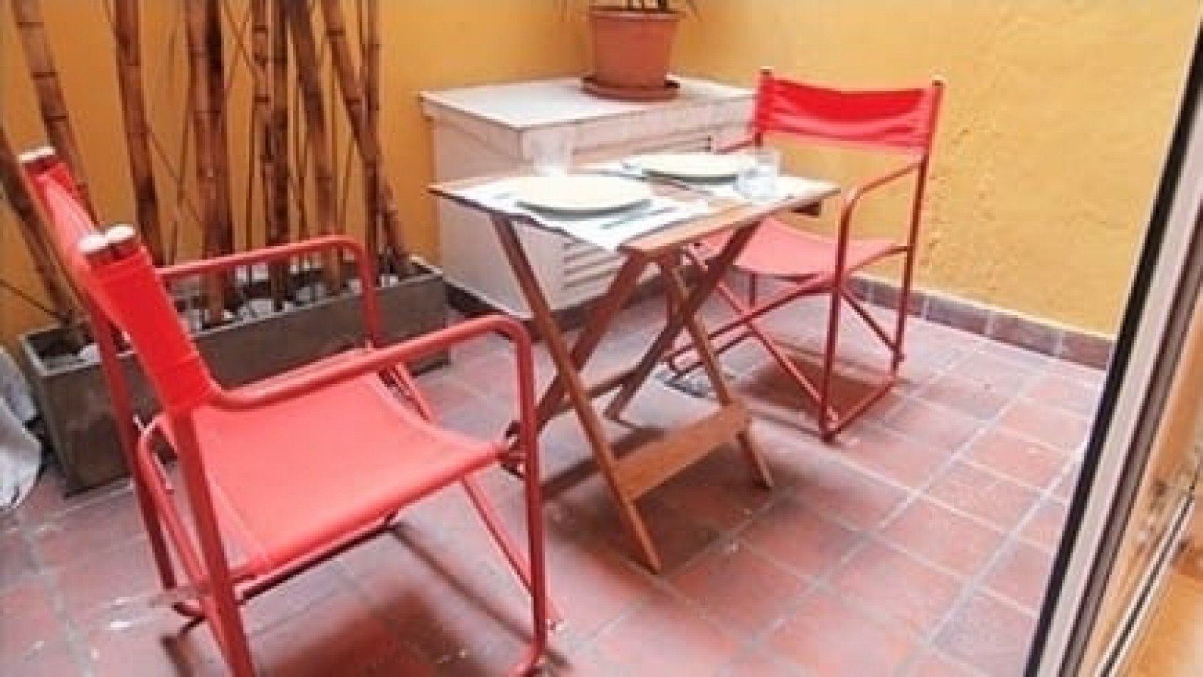 Se alquila temporal un departamento monoambiente amplio con patio - Recoleta