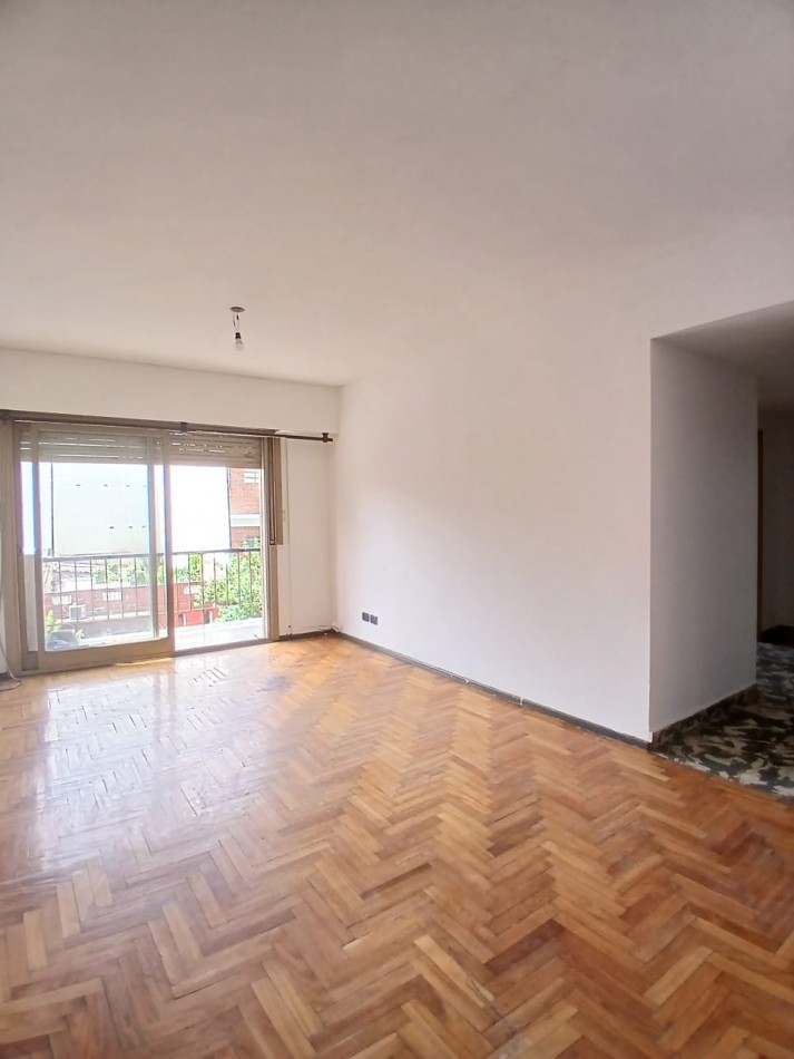 Se vende un departamento de 3 ambientes al frente - Almagro