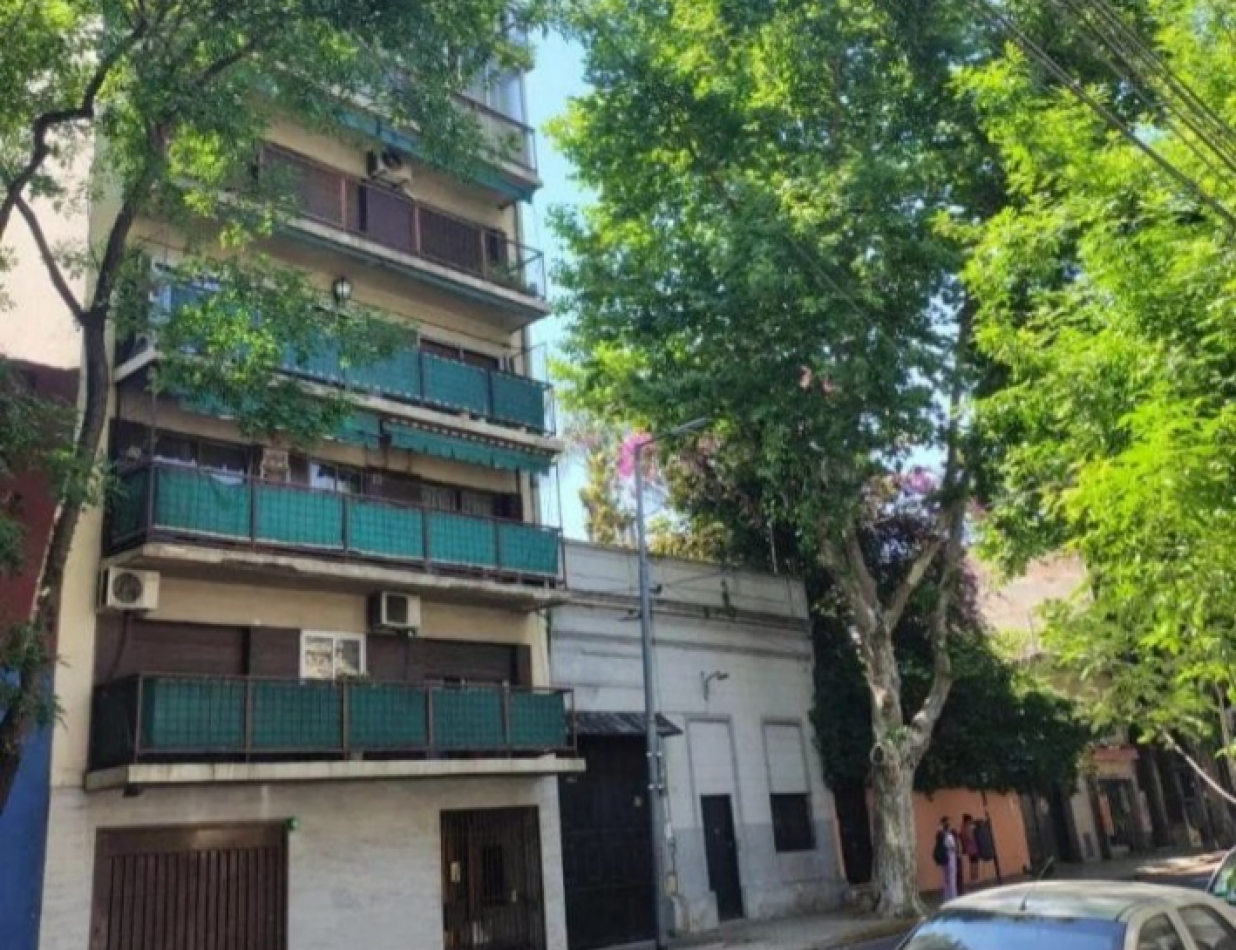Se vende un departamento de 2 ambientes con balcon - Barracas