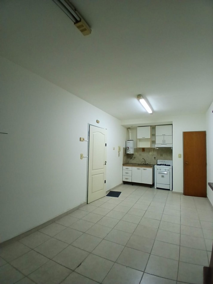 Se vende un departamento monoambiente al frente - San Cristobal