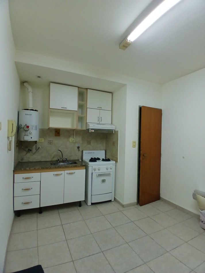 Se vende un departamento monoambiente al frente - San Cristobal
