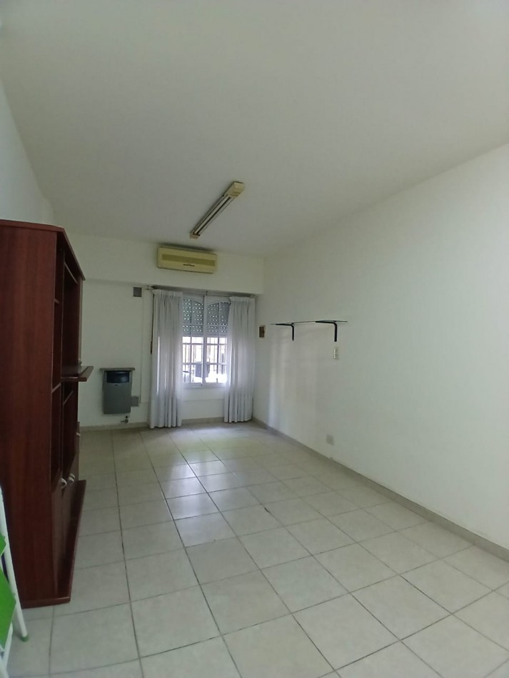 Se vende un departamento monoambiente al frente - San Cristobal