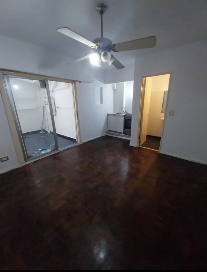 Se vende un departamento monoambiente con patio - Almagro