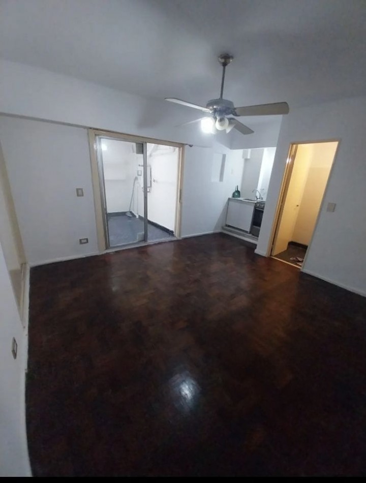 Se vende un departamento monoambiente con patio - Almagro