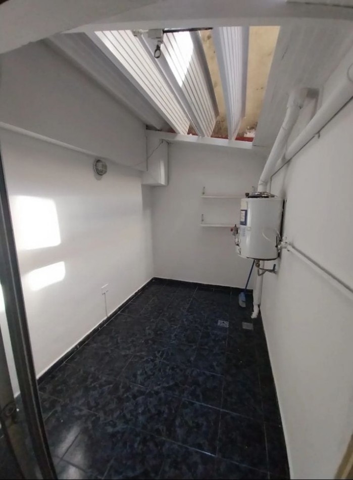 Se vende un departamento monoambiente con patio - Almagro