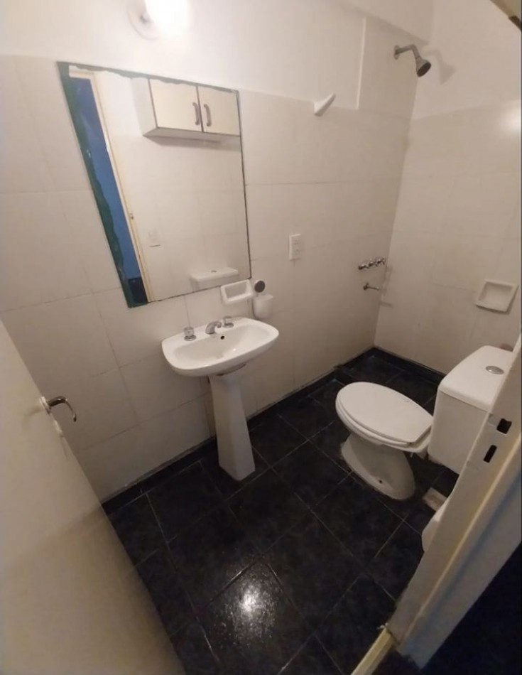 Se vende un departamento monoambiente con patio - Almagro