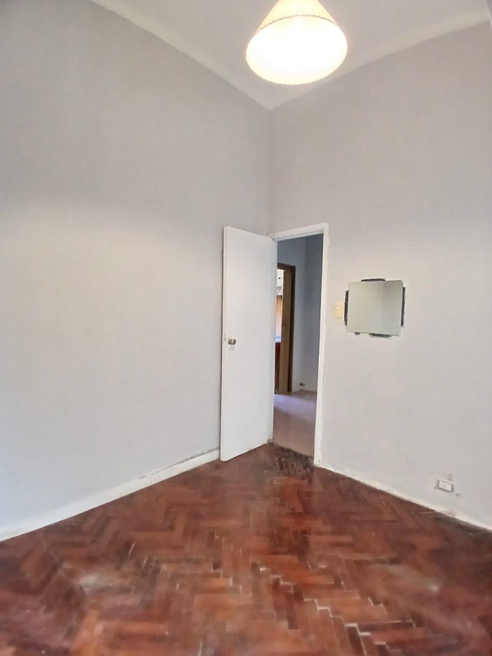 Oportunidad! se vende un agradable departamento de 3 ambientes al frente - San Cristobal