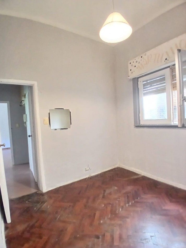 Oportunidad! se vende un agradable departamento de 3 ambientes al frente - San Cristobal